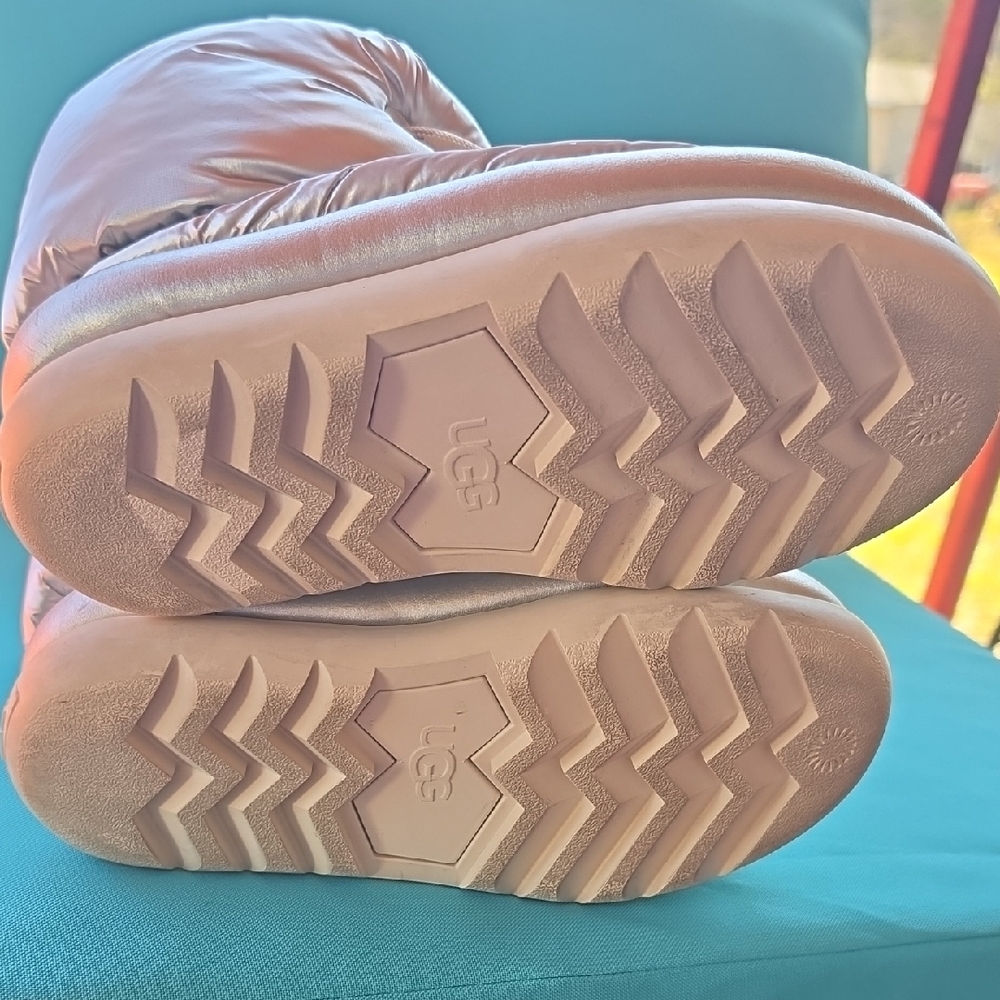 Ugg Silver Maxi Puff - image 7